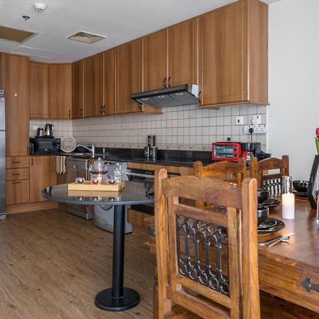 Alexandrina Hostel Dubai Luaran gambar