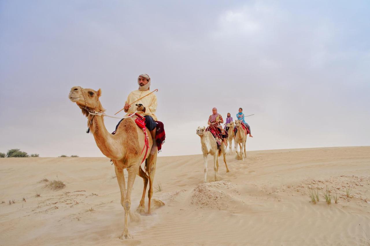 Alexandrina Hostel Dubai Luaran gambar