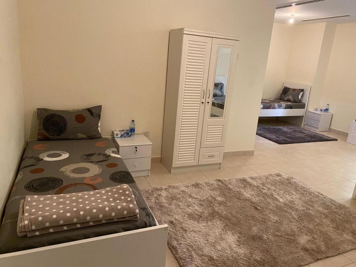 Alexandrina Hostel Dubai Luaran gambar