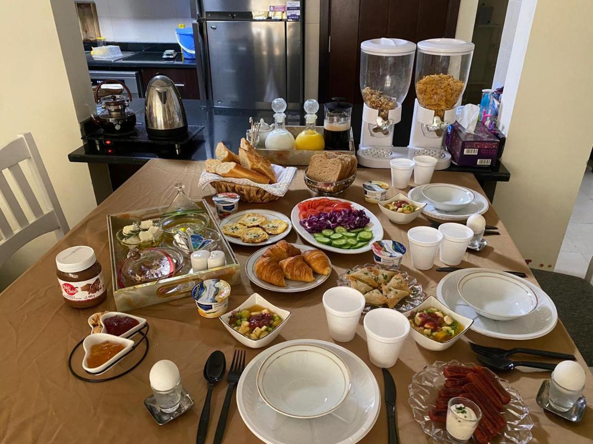 Alexandrina Hostel Dubai Luaran gambar