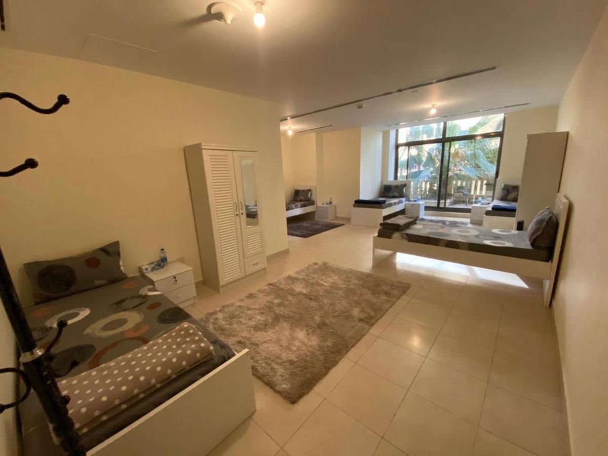 Alexandrina Hostel Dubai Luaran gambar