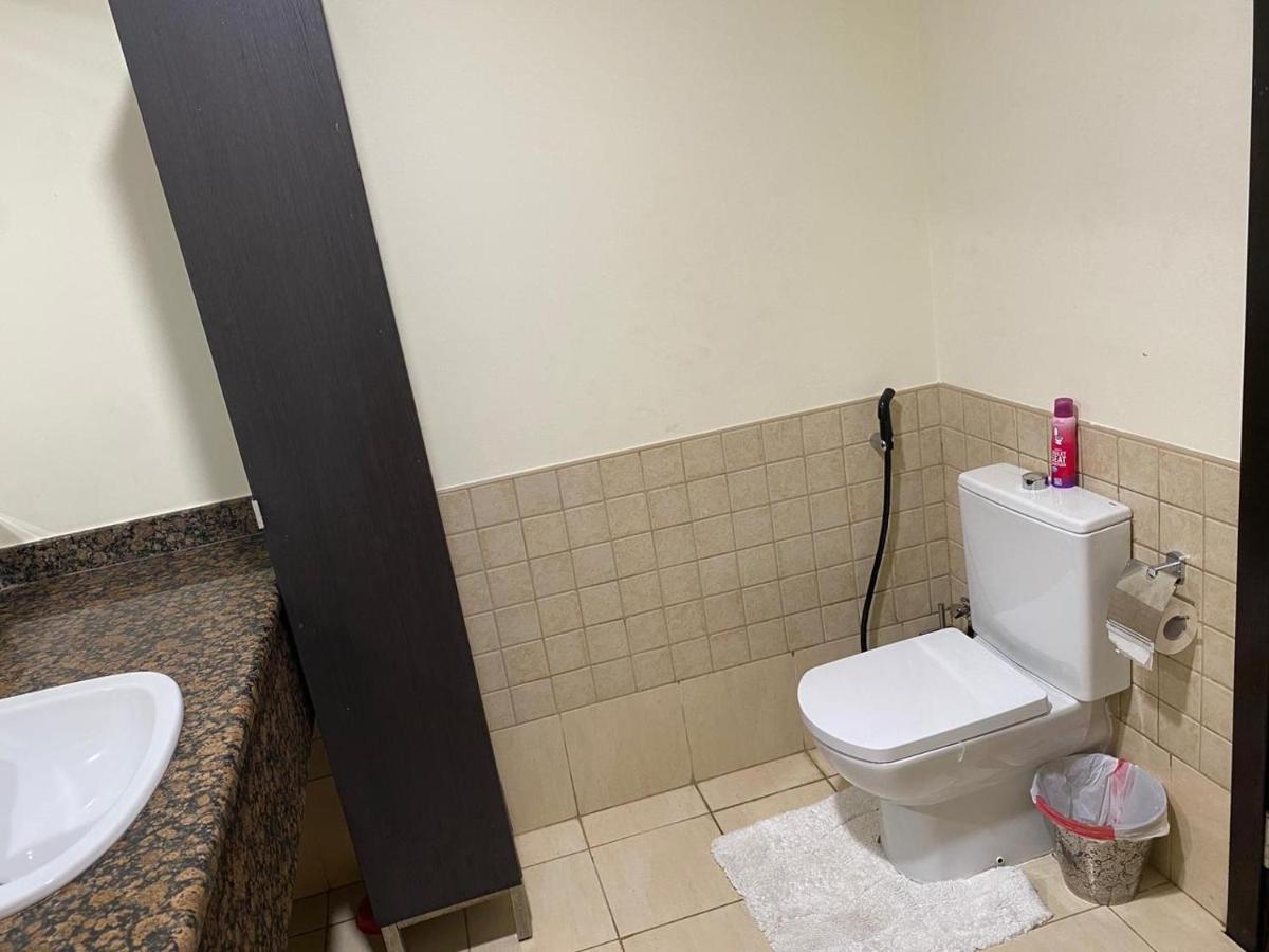 Alexandrina Hostel Dubai Luaran gambar
