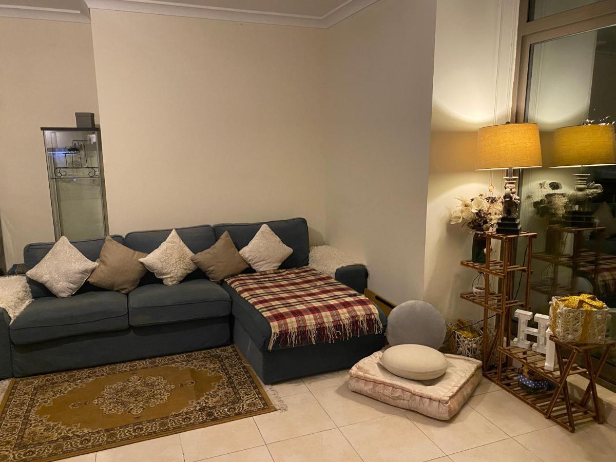 Alexandrina Hostel Dubai Luaran gambar